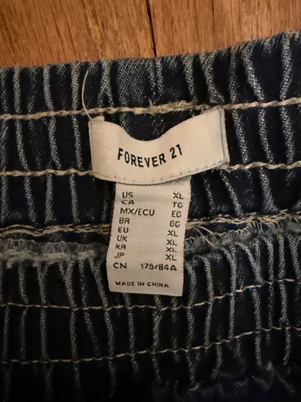 Forever 21 Dark Blue Denim Cargo Shorts with Elastic Waist - Picture 2 of 2